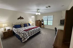 108 Meadow Dr, Schulenburg, TX 78956 - Photo 14