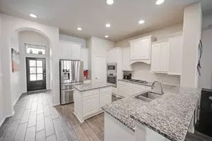 29126 Brooks Valley Dr, Fulshear, TX 77441 - Photo 2