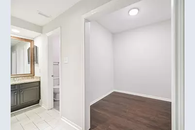 11711 Memorial Drive #84, Houston, TX 77024 - Photo 12