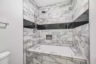 11711 Memorial Drive #84, Houston, TX 77024 - Photo 10