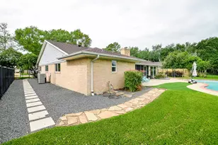 2106 Glenn Lakes Ln, Missouri City, TX 77459 - Photo 32