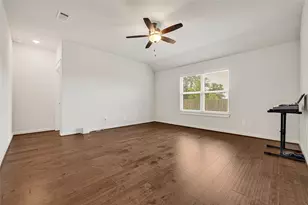30280 Kingston Heath Dr, Cleveland, TX 77327 - Photo 2