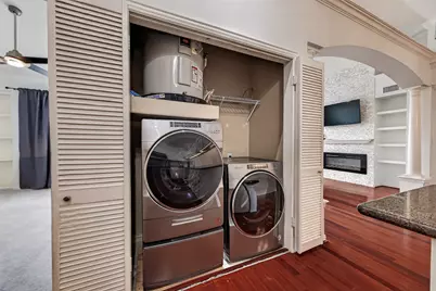 2111 Welch Street #B306, Houston, TX 77019 - Photo 14