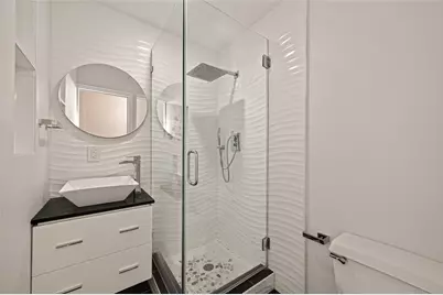 2111 Welch Street #B306, Houston, TX 77019 - Photo 32