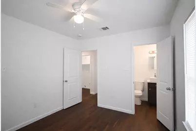 916 Parkway Street, Baytown, TX 77520 - Photo 12