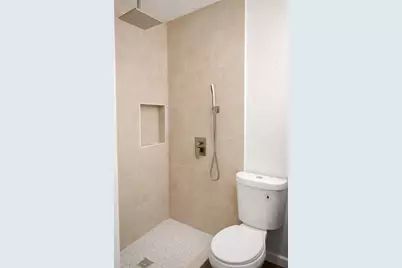 916 Parkway Street, Baytown, TX 77520 - Photo 8