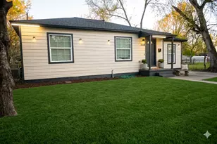 916 Parkway St, Baytown, TX 77520 - Photo 2