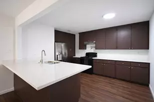 916 Parkway St, Baytown, TX 77520 - Photo 8