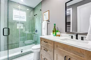 8027 Betty Boop St, Houston, TX 77028 - Photo 16