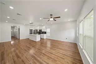 6719 Roanoke St, Houston, TX 77028 - Photo 10