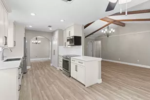 27234 Wells Ln, Conroe, TX 77385 - Photo 4