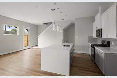 8115 Esther Acres, Houston, TX 77088 - Photo 6