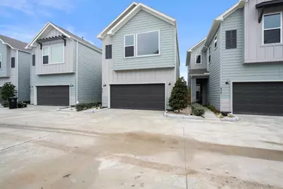 8115 Esther Acres, Houston, TX 77088 - Photo 2