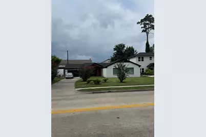 10042 Westview Drive, Houston, TX 77055 - Photo 1