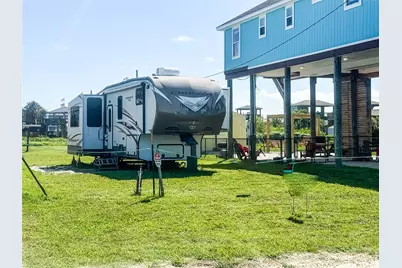 868 S Monkhouse Drive, Crystal Beach, TX 77650 - Photo 2