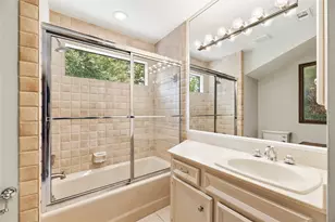 13131 Holston Hills Dr, Houston, TX 77069 - Photo 32
