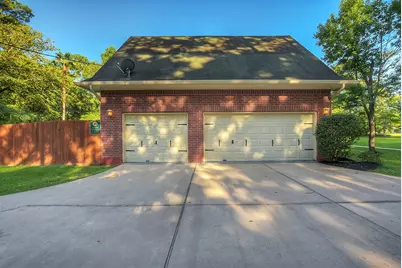 10819 Lake Windcrest, Magnolia, TX 77354 - Photo 4