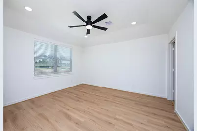 1976 Longmire Villas Court, Conroe, TX 77304 - Photo 20