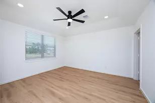 1976 Longmire Villas Ct, Conroe, TX 77304 - Photo 20