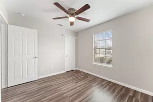 512 Hollyhock Streets, Prairie View, TX 77484 - Photo 8