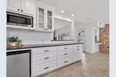 8015 Fairdale Lane, Houston, TX 77063 - Photo 12