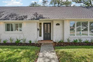 8015 Fairdale Ln, Houston, TX 77063 - Photo 4