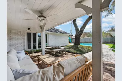 8015 Fairdale Lane, Houston, TX 77063 - Photo 38