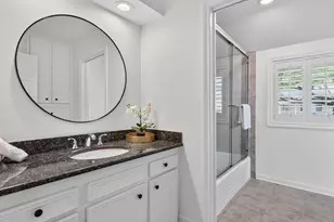 8015 Fairdale Ln, Houston, TX 77063 - Photo 30