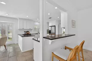 8015 Fairdale Ln, Houston, TX 77063 - Photo 10