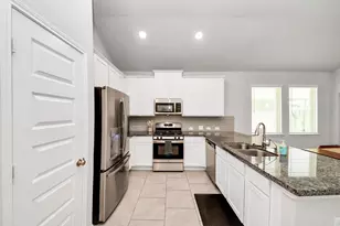 2819 Painted Sunrise Trail, Houston, TX 77045 - Photo 8