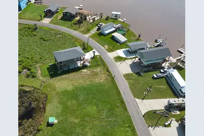 542 Private Road 675, Sargent, TX 77414 - Photo 2