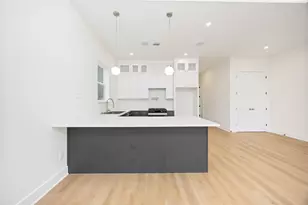 422 E 41st St, Houston, TX 77022 - Photo 4