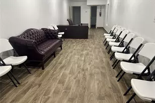 7424 Lindencrest St, Houston, TX 77061 - Photo 2