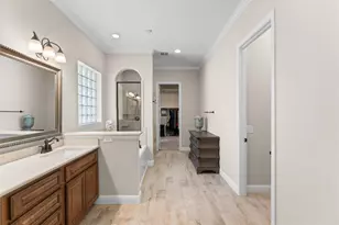 7 Brakendale Place, The Woodlands, TX 77389 - Photo 6