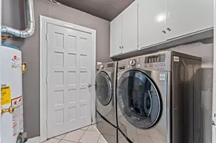 9002 Grape St, Houston, TX 77036 - Photo 18