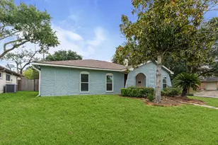9002 Grape St, Houston, TX 77036 - Photo 4