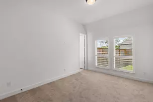 12122 Grassy Bnd Dr, Mont Belvieu, TX 77523 - Photo 32