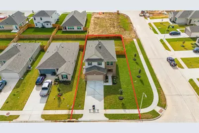 5663 Sanderling Circle, Hitchcock, TX 77563 - Photo 2