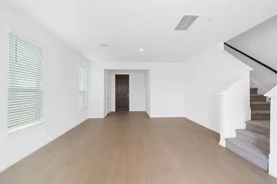 5663 Sanderling Circle, Hitchcock, TX 77563 - Photo 4