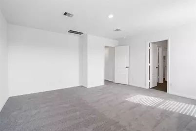 5663 Sanderling Circle, Hitchcock, TX 77563 - Photo 14