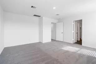 5663 Sanderling Cir, Hitchcock, TX 77563 - Photo 14