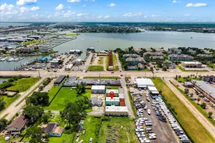 1914 Larrabee St, Seabrook, TX 77586 - Photo 1