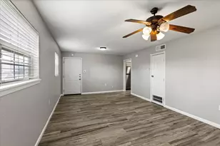 1914 Larrabee St, Seabrook, TX 77586 - Photo 12