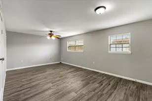 1914 Larrabee St, Seabrook, TX 77586 - Photo 12