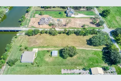 8614 Robinson Road, Hitchcock, TX 77563 - Photo 14