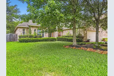 27 W Prairie Dawn Circle, The Woodlands, TX 77385 - Photo 2