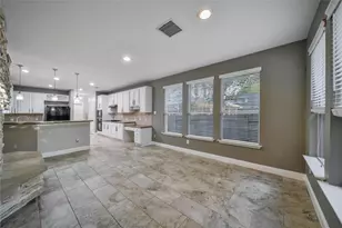 27 W Prairie Dawn Cir, The Woodlands, TX 77385 - Photo 18