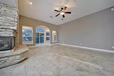 27 W Prairie Dawn Circle, The Woodlands, TX 77385 - Photo 6