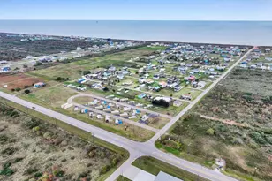 186 Ocean View Dr, Crystal Beach, TX 77650 - Photo 30