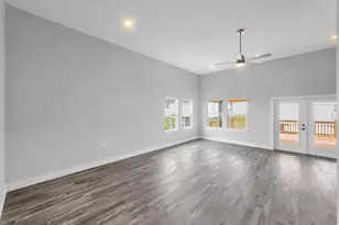 186 Ocean View Dr, Crystal Beach, TX 77650 - Photo 28